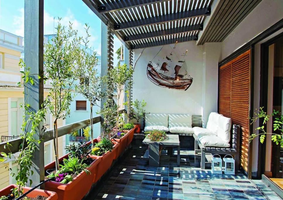 Hidesign Athens Tube Luxury Apt In Kolonaki Exterior foto